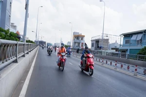 Cận cảnh cầu Kênh Tẻ sau khi hoàn thành