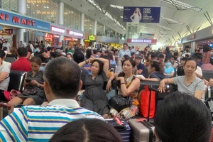 Sự cố máy bay trượt đường băng ở TP.HCM: Sân bay Đà Nẵng ùn ứ