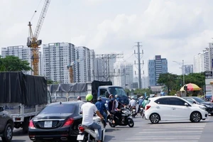 Sắp sửa xong đường Nguyễn Văn Linh, quận 7