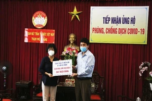 EVNHCMC ủng hộ Đà Nẵng chống dịch COVID-19