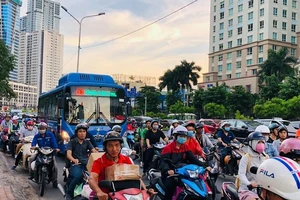 Nhiều nhóm giải pháp để hạn chế xe cá nhân