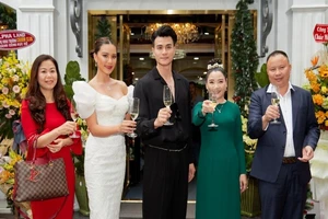 Á hậu Kim Duyên sánh vai cùng siêu mẫu Vĩnh Thụy