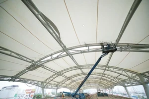 11/11 mái nhà ga trên tuyến metro số 1 đã hoàn thành