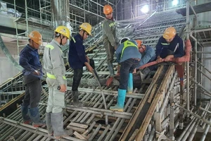 Công trường metro hối hả sau Tết Nguyên đán