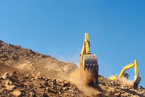 Cận cảnh công trường thi công cao tốc Vĩnh Hảo - Phan Thiết