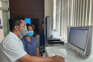 Ngành điện khuyến khích khách hàng giao dịch trực tuyến