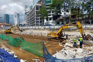 Phấn đấu hoàn trả mặt bằng ga metro Bến Thành trước ngày 31-12