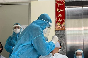 Khẩn: Ưu tiên xét nghiệm SARS-CoV-2 cho tài xế chở hàng hoá thiết yếu