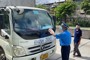 UBND TP Thủ Đức nói về việc cấp giấy 'tạo luồng xanh' cho phương tiện