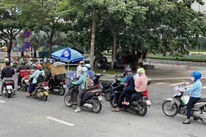 TP.HCM kiểm soát chặt chẽ giấy đi đường mới