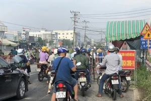 Ngày đầu xe cá nhân đi liên tỉnh liền kề: nhiều người phải quay đầu