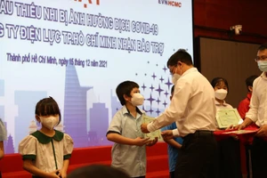 Ngành điện TP.HCM cùng nâng bước các em đến trường