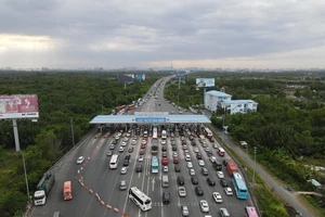 Cao tốc TP.HCM - Long Thành - Dầu Giây ùn ứ sau kỳ nghỉ Tết