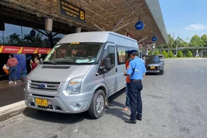 Giám sát app của các hãng taxi ở Sân bay Tân Sơn Nhất