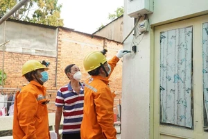 Làm gì để đảm bảo an toàn điện mùa nắng nóng?