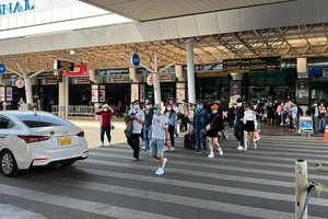 TP.HCM: Đảm bảo trật tự giao thông khu vực sân bay Tân Sơn Nhất, Cát Lái