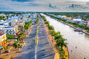 Hậu Giang: Cam kết '2 nhanh, 3 tốt' để mời gọi doanh nghiệp đầu tư