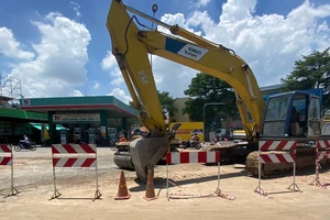 Đã khắc phục xong 'hố tử thần' trên đường Nguyễn Oanh, Gò Vấp, TP.HCM