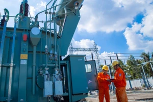 'Hôm nay cúp điện, shop tôi không mở cửa'