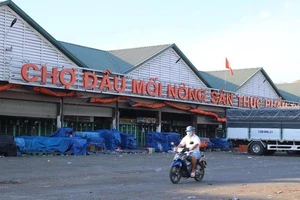 Chấn chỉnh việc lấn chiếm lòng đường Quốc lộ 1 khu vực chợ đầu mối Thủ Đức