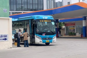 TP.HCM: Đón trả khách sai quy định gia tăng từ khi di dời Bến xe Miền Đông