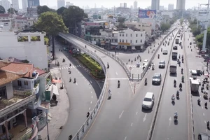Những cây cầu vượt bằng thép ở TP.HCM giải quyết nhiều điểm ùn ứ, kẹt xe 