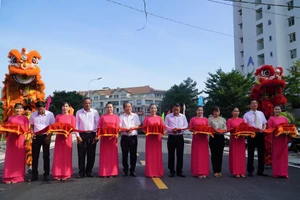 Quận 7, TP.HCM thông xe đường D6 trị giá 100 tỉ đồng