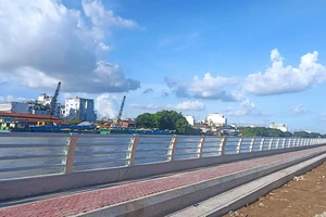 Kè Kênh Tẻ quận 7 có diện mạo mới