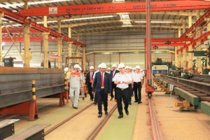 Tân cảng Gantry khởi công dự án cẩu khung đầu tiên tại Việt Nam