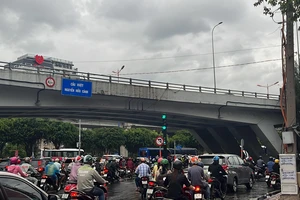 Chủ tịch UBND TP.HCM có văn bản khẩn vụ cầu vượt Nguyễn Hữu Cảnh đứt cáp ngầm 