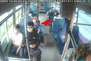 Tìm người đánh rơi hơn 2,5 triệu đồng khi đi xe buýt số 93