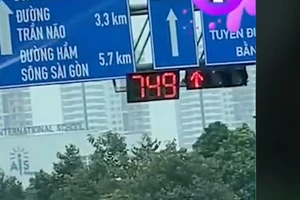 Đèn đỏ 800 giây ở đường Mai Chí Thọ, TP Thủ Đức