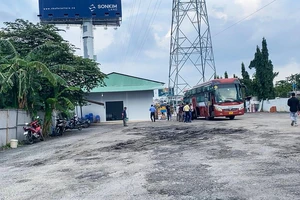 Xuất hiện 1 bến 'cóc' mới dưới dạ cầu Sài Gòn