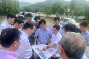 Chậm nhất trong tháng 11 phải có mặt bằng cho dự án cao tốc Chí Thạnh - Vân Phong