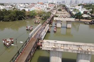 Sắp lao lắp dầm cầu Long Kiểng, huyện Nhà Bè, TP.HCM