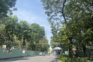 Đã tháo dỡ xong cầu bộ hành ở cửa ngõ sân bay Tân Sơn Nhất