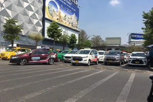 Sân bay Tân Sơn Nhất chưa triển khai thu phí theo lượt