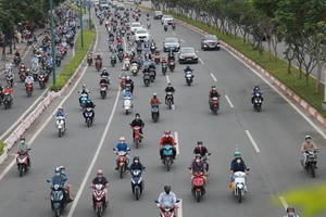 Nhiều xe đi ngược chiều, Sở GTVT TP.HCM kiến nghị Công an xử lý