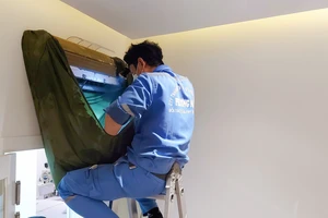 Nắng nóng oi bức, người dân TP.HCM đang tiêu thụ điện kỷ lục