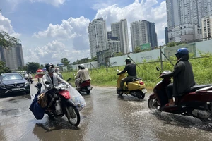 Đường Nguyễn Hoàng, TP Thủ Đức lại xuống cấp