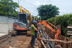 Dịp lễ 2-9, TP.HCM tạm ngưng đào đường, vỉa hè