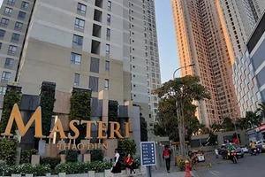 Bảo vệ chung cư Masteri Thảo Điền khóa bánh xe....tới khi đóng tiền