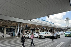 Lễ 2-9: Đảm bảo đủ xe cho 130.000 khách/ngày qua sân bay Tân Sơn Nhất 