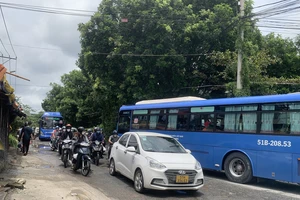 Những tuyến đường ở TP Thủ Đức chi chít ổ voi, ổ gà