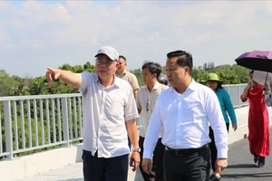 Chủ tịch TP Thủ Đức chỉ đạo thông xe cầu Long Đại trước Tết Dương lịch