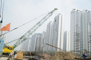 Vành đai 3 TP.HCM gặp khó khăn về cát đắp nền đường