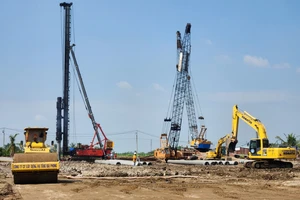 Phó Thủ tướng chỉ đạo giải quyết vướng mắc về vật liệu xây dựng cho vành đai 3 TP.HCM