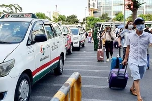 Hành khách cẩn trọng với taxi giả mạo, nhái thương hiệu ngày cận Tết