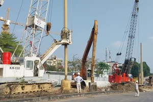 Đẩy nhanh tiến độ công trình cầu vượt ở nút giao An Phú