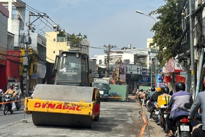 Lãnh đạo TP Thủ Đức yêu cầu làm ngày làm đêm dự án thoát nước đường Võ Văn Ngân